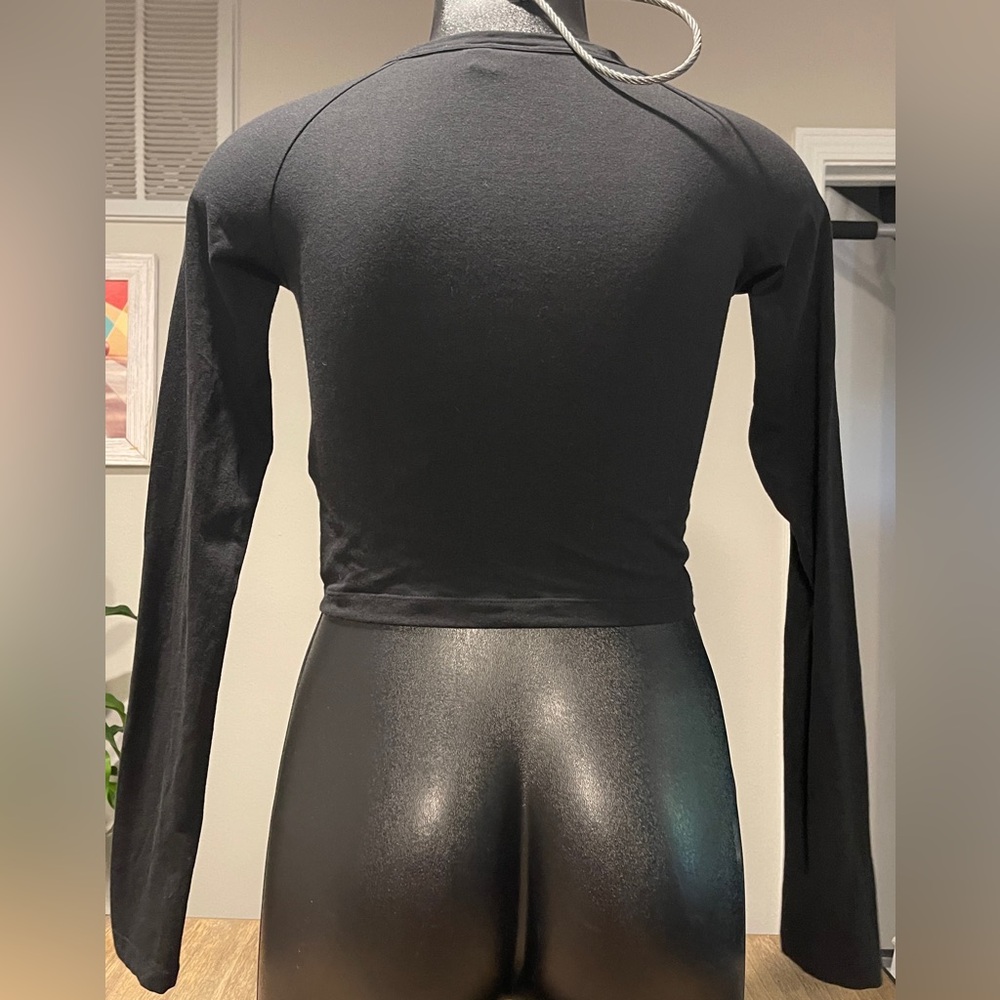 Wmn’s Adidas Black Fitted Crop L/S Tee, Size Small - Picture 4 of 9